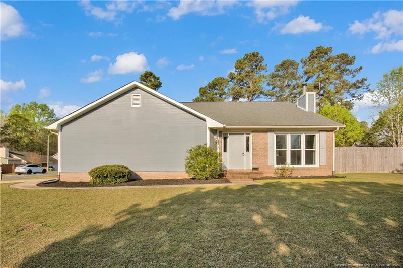 1342 Oak Knolls Dr, Fayetteville, NC 28314