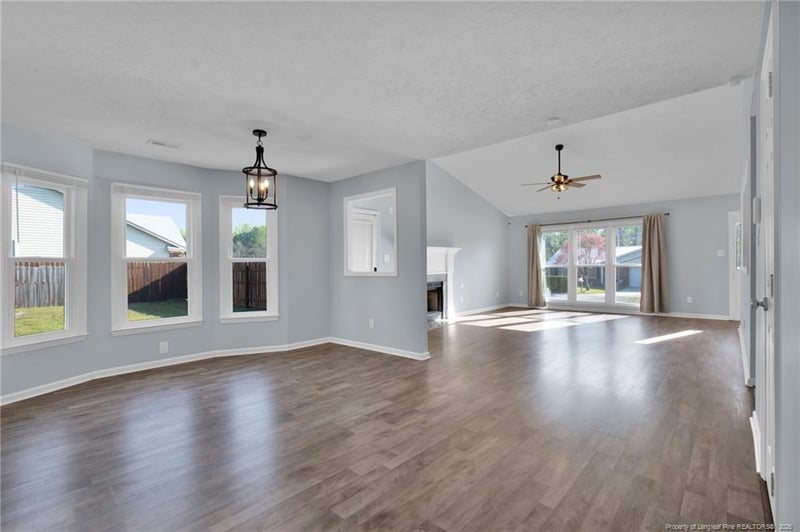 1342 Oak Knolls Dr, Fayetteville, NC 28314