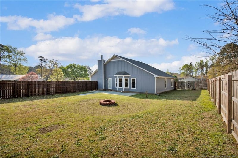 1342 Oak Knolls Dr, Fayetteville, NC 28314