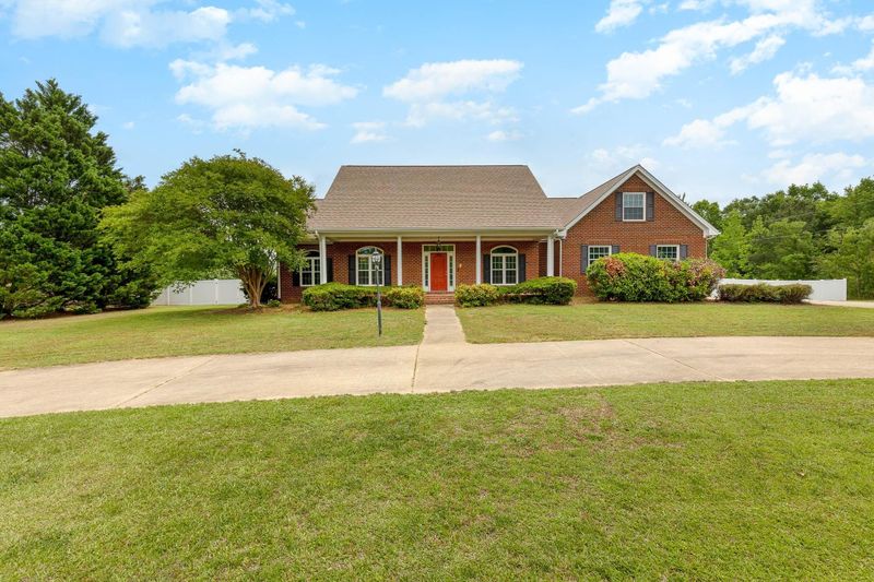 1343 Bowling Rd, Fuquay Varina, NC 27526