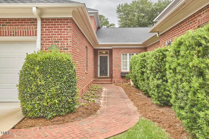 1344 Longleaf Dr, Fayetteville, NC 28305