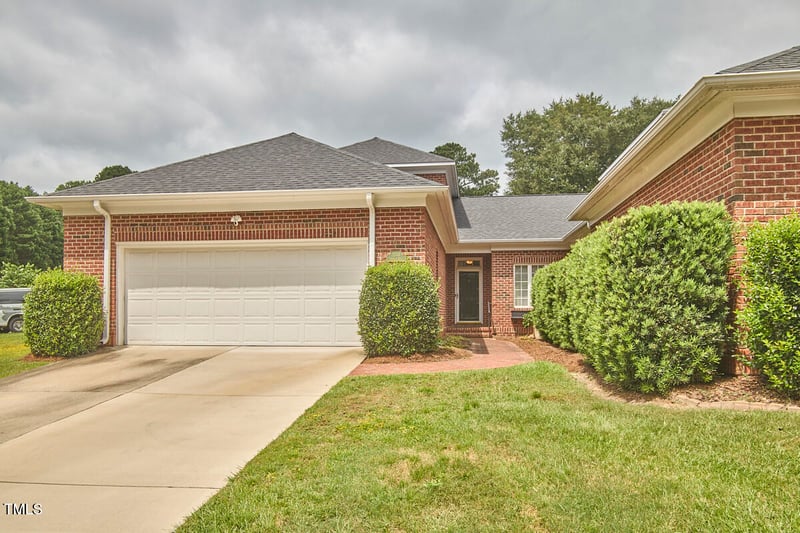 1344 Longleaf Dr, Fayetteville, NC 28305