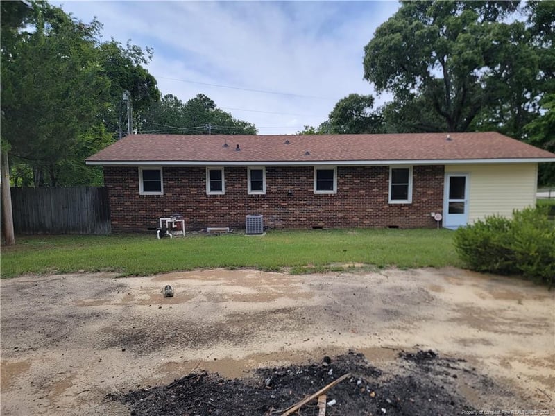 1344 Shaw Rd, Fayetteville, NC 28311