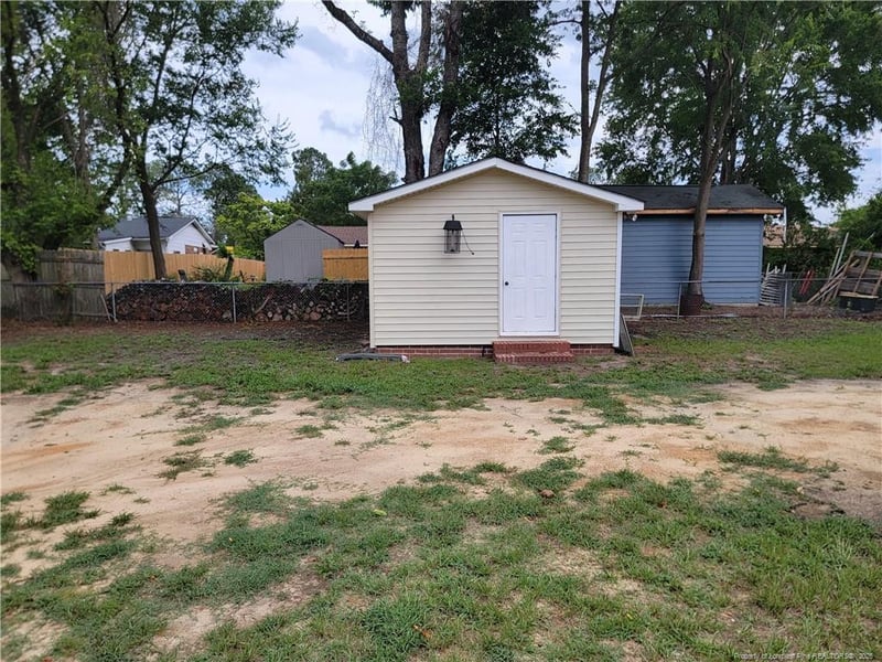 1344 Shaw Rd, Fayetteville, NC 28311