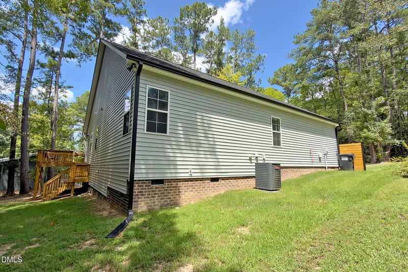 1346 Ohio Ln, Sanford, NC 27332
