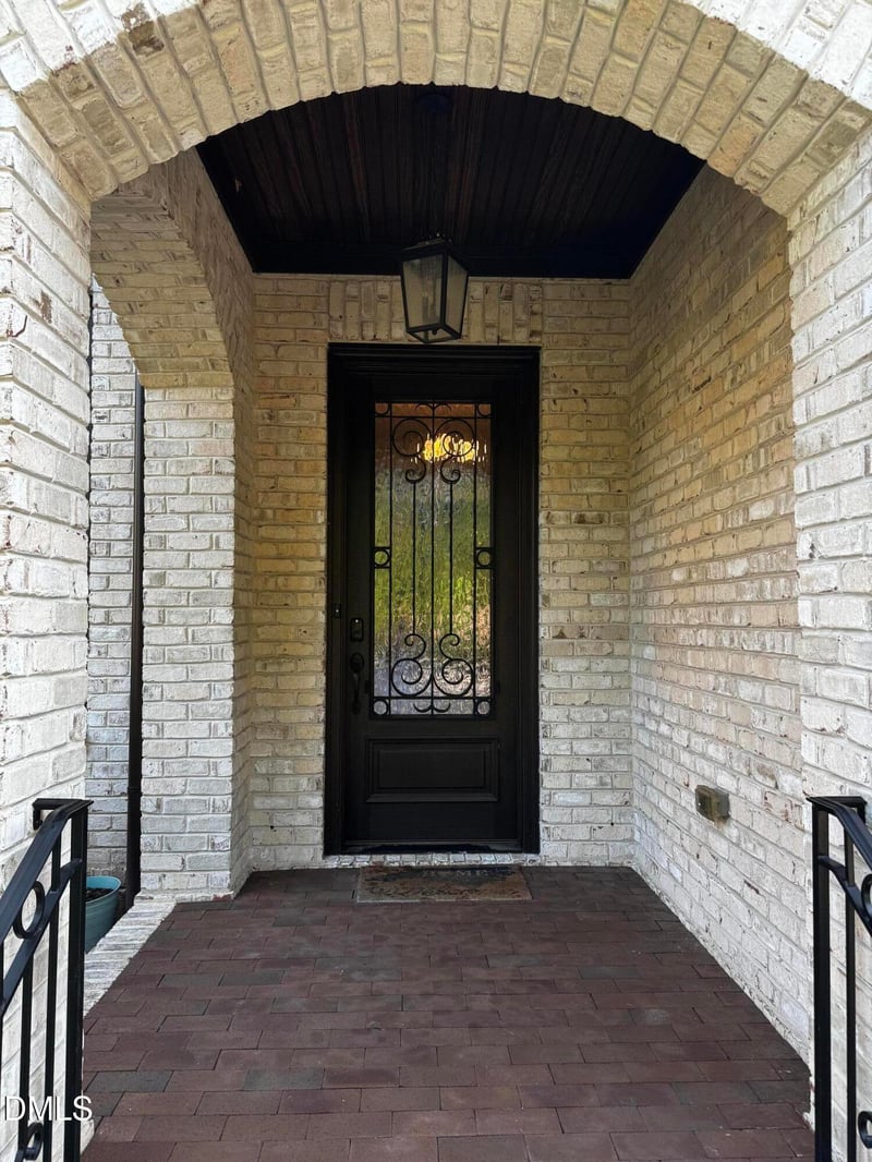 1347 Queensferry Rd, Cary, NC 27511