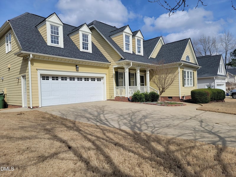 1347 Stone Lion Dr, Fuquay Varina, NC 27526