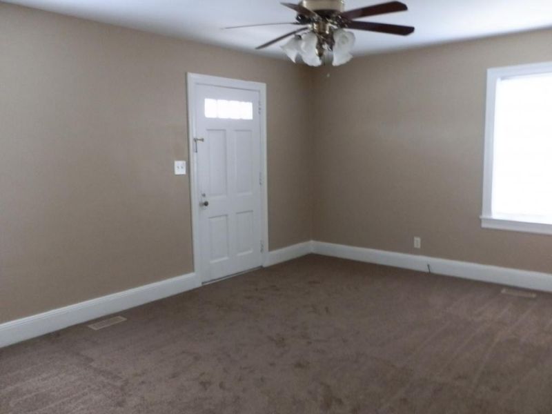 1349 Springdale Dr, Burlington, NC 27215