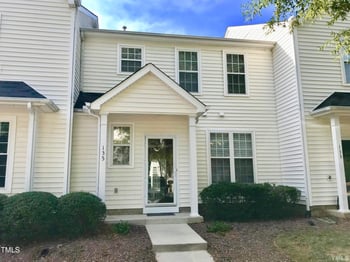 135 Arbor Light Rd, Holly Springs, NC 27540