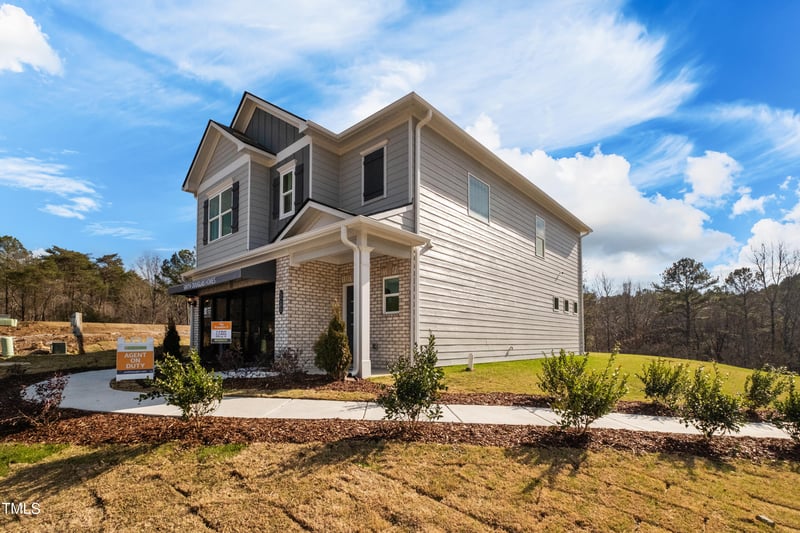 135 Commons Cir #233, Clayton, NC 27520