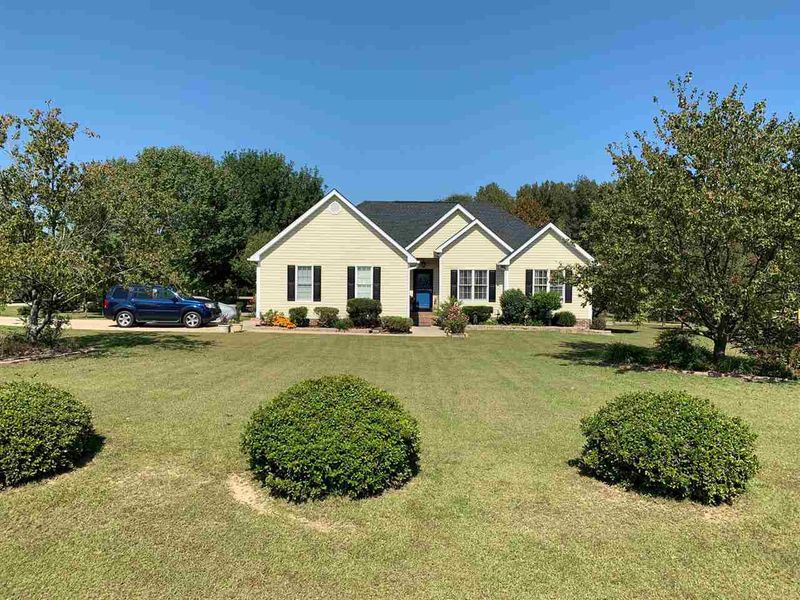 135 Cornwall Ct, Youngsville, NC 27596