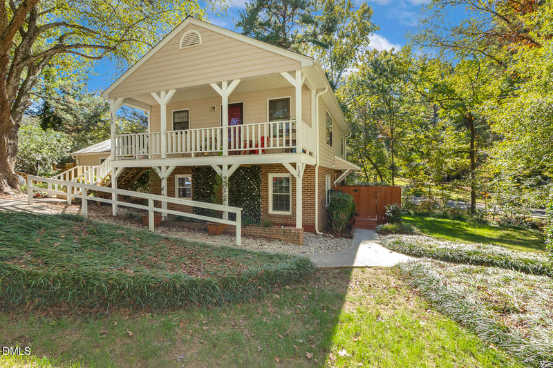135 Drummond Pl, Cary, NC 27511