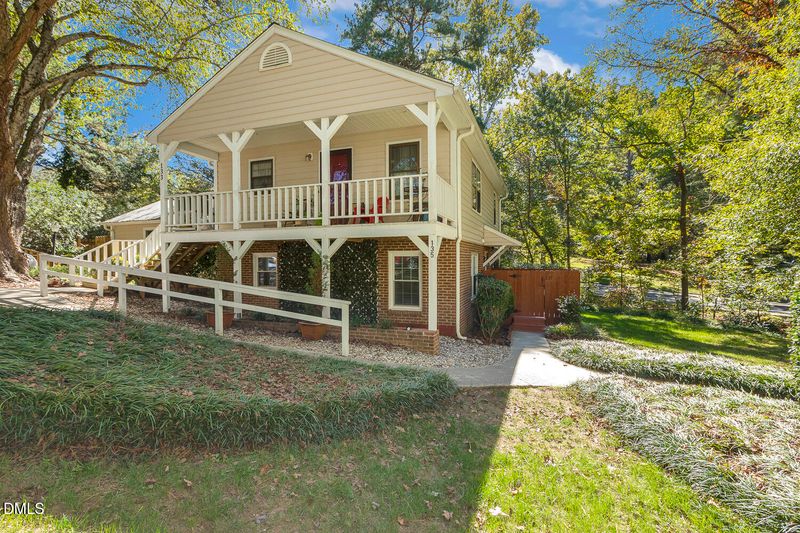 135 Drummond Pl, Cary, NC 27511