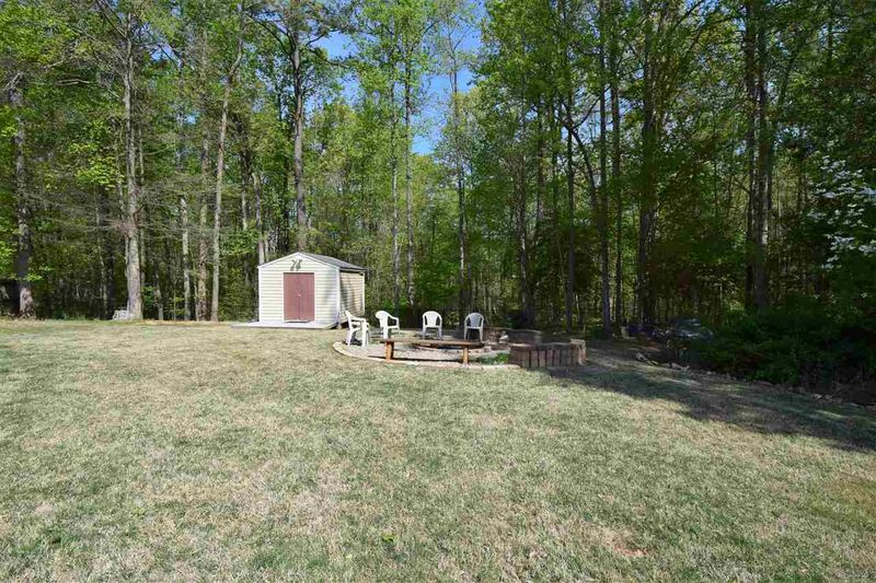 135 Fountain Dr, Clayton, NC 27520