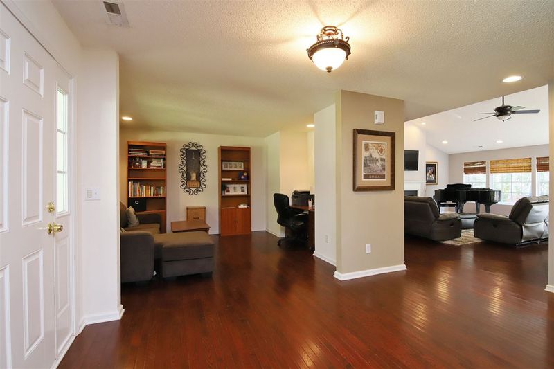 135 Freedom Trl, Chapel Hill, NC 27516