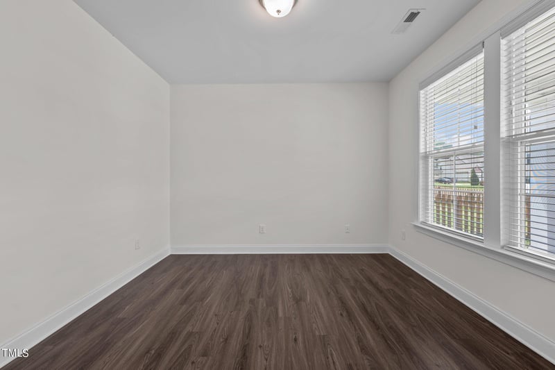 135 Glenfield Ln, Burlington, NC 27215
