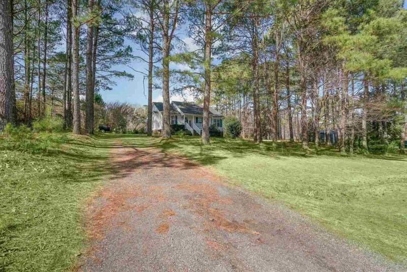 135 Hilltop Dr, Four Oaks, NC 27524