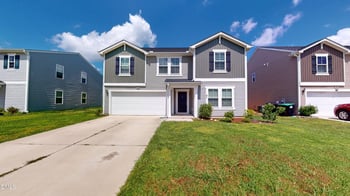135 Maple Tree Ln, Clayton, NC 27527