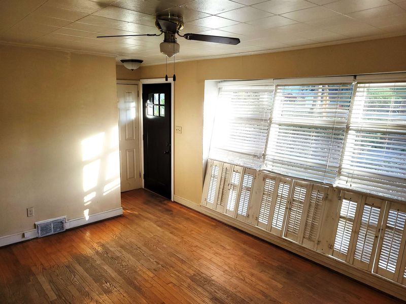 135 Mcgill St, Sanford, NC 27330
