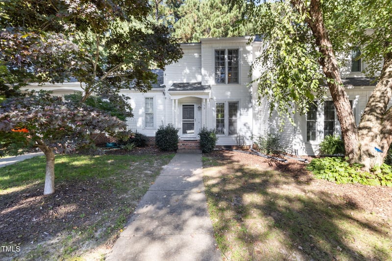 135 Planetree Ln, Cary, NC 27511