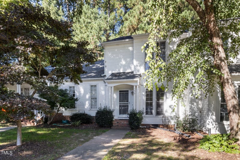 135 Planetree Ln, Cary, NC 27511