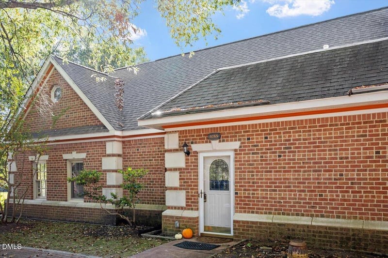 135 Presidents Dr, Durham, NC 27704