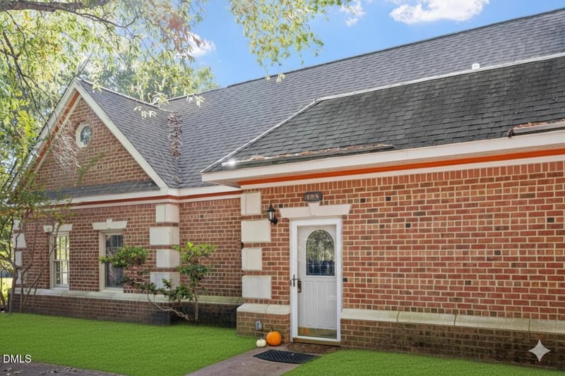 135 Presidents Dr, Durham, NC 27704