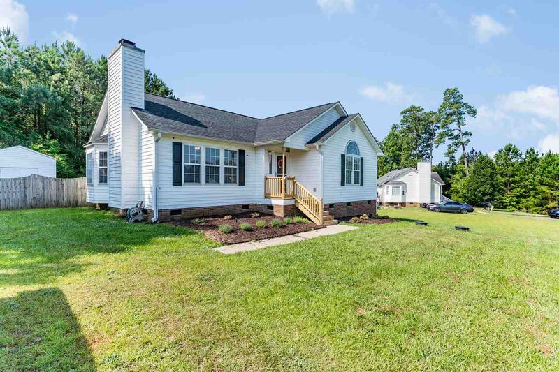 135 Ridge Way Ln, Clayton, NC 27520