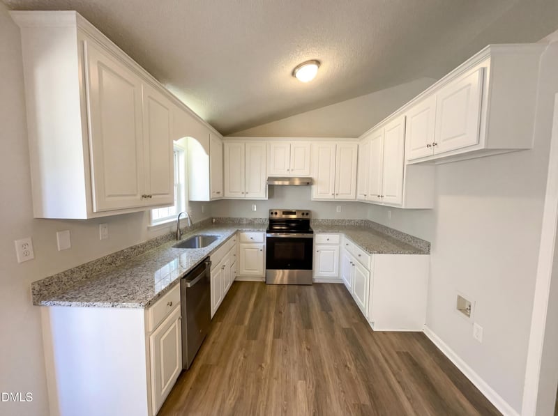 135 Sommerset Dr, Clayton, NC 27520