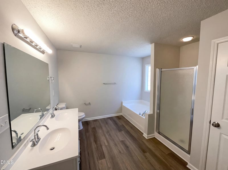 135 Sommerset Dr, Clayton, NC 27520