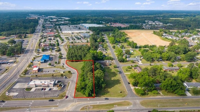 135 Stacy Weaver Dr, Fayetteville, NC 28311