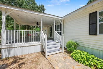 135 Trails End Dr, Selma, NC 27576