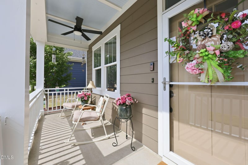 135 Village Walk Dr, Clayton, NC 27527