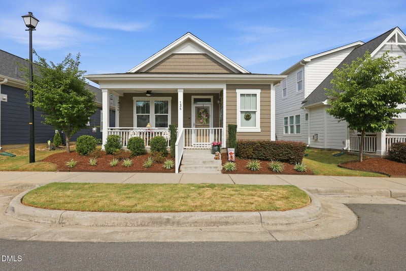 135 Village Walk Dr, Clayton, NC 27527