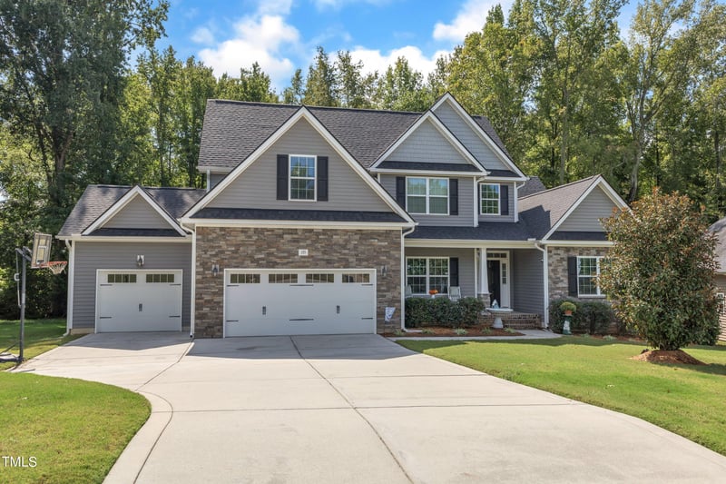 135 Whitebark Ln, Clayton, NC 27520