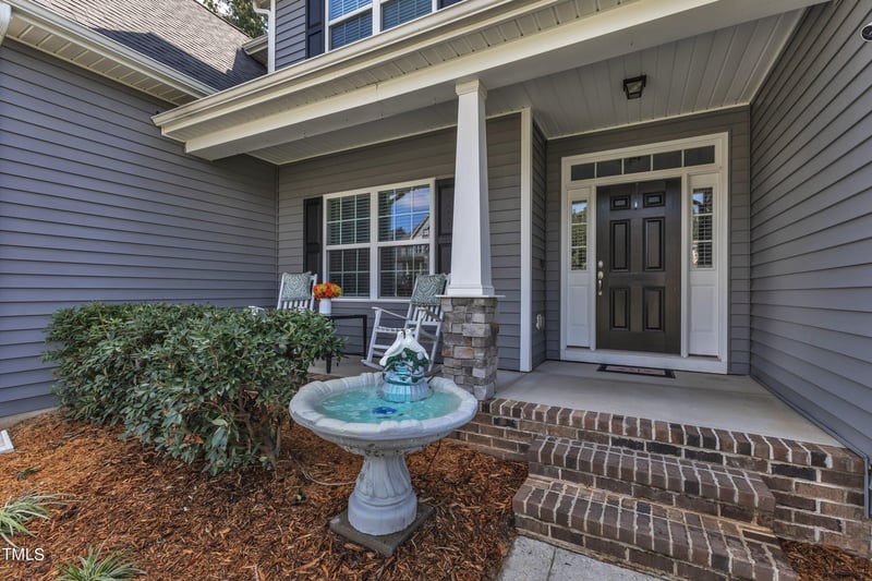 135 Whitebark Ln, Clayton, NC 27520