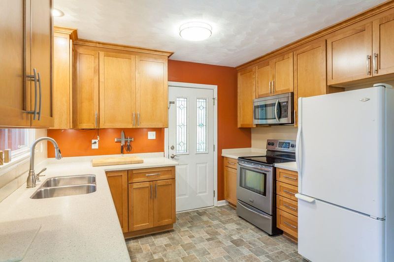 1352 Swallow Dr, Raleigh, NC 27606
