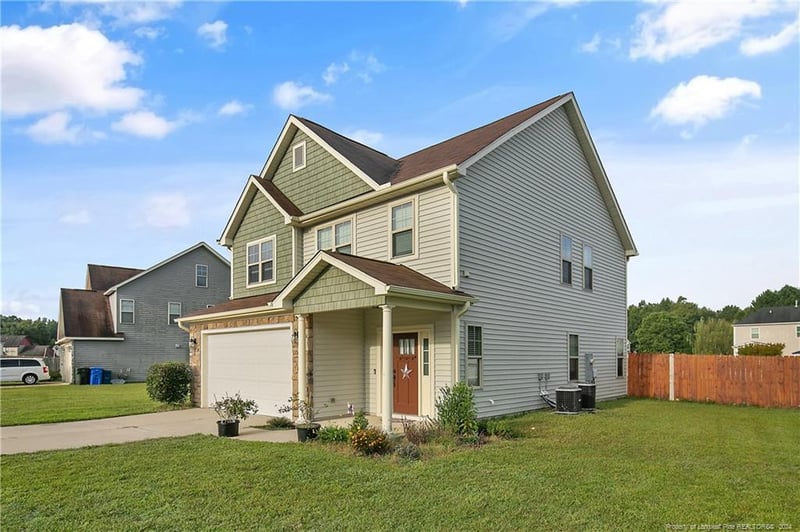 1352 Vandenberg Dr, Fayetteville, NC 28312