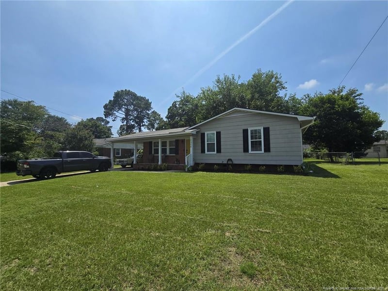 1354 Camelot Dr, Fayetteville, NC 28304