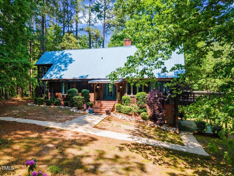 1355 Bowling Rd, Fuquay Varina, NC 27526