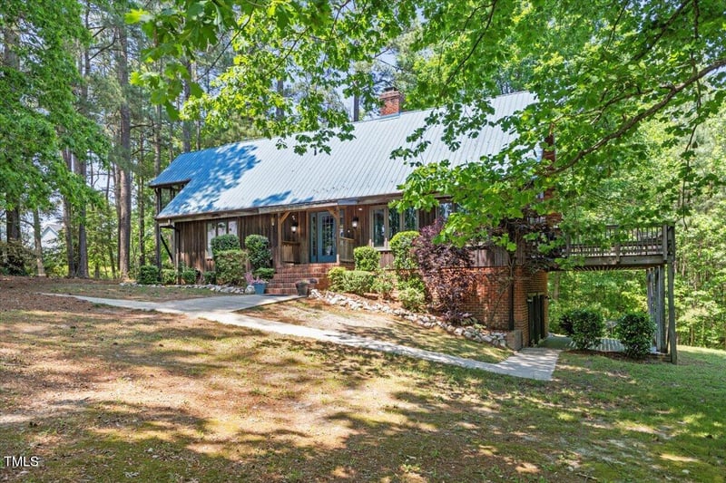 1355 Bowling Rd, Fuquay Varina, NC 27526