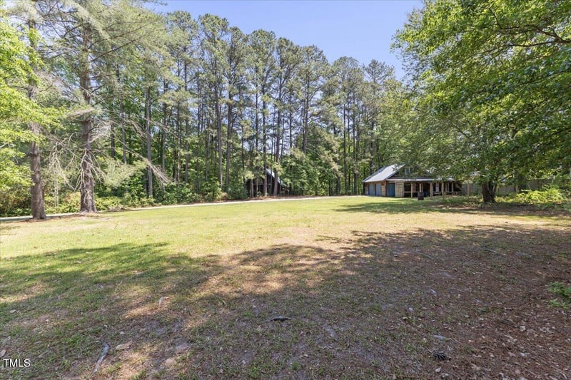 1355 Bowling Rd, Fuquay Varina, NC 27526