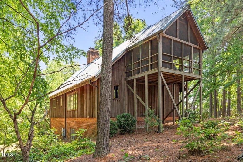 1355 Bowling Rd, Fuquay Varina, NC 27526