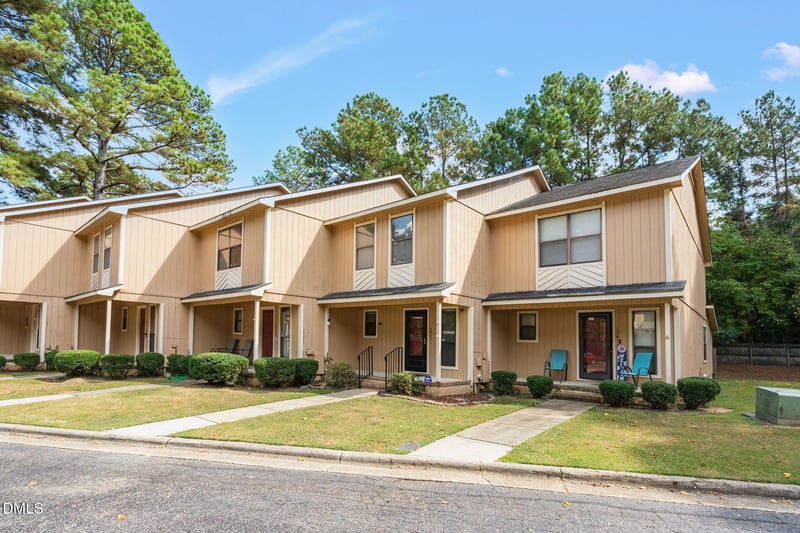 1357 Forest Dr, Fayetteville, NC 28303