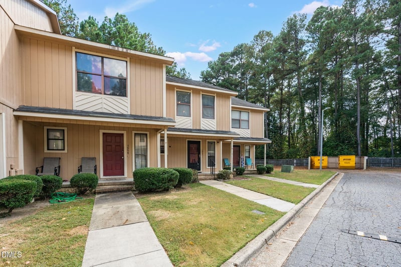 1357 Forest Dr, Fayetteville, NC 28303