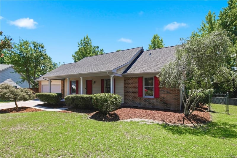 1358 Oak Knolls Dr, Fayetteville, NC 28314