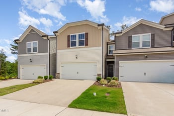 136 Ashlar Ct, Cary, NC 27519