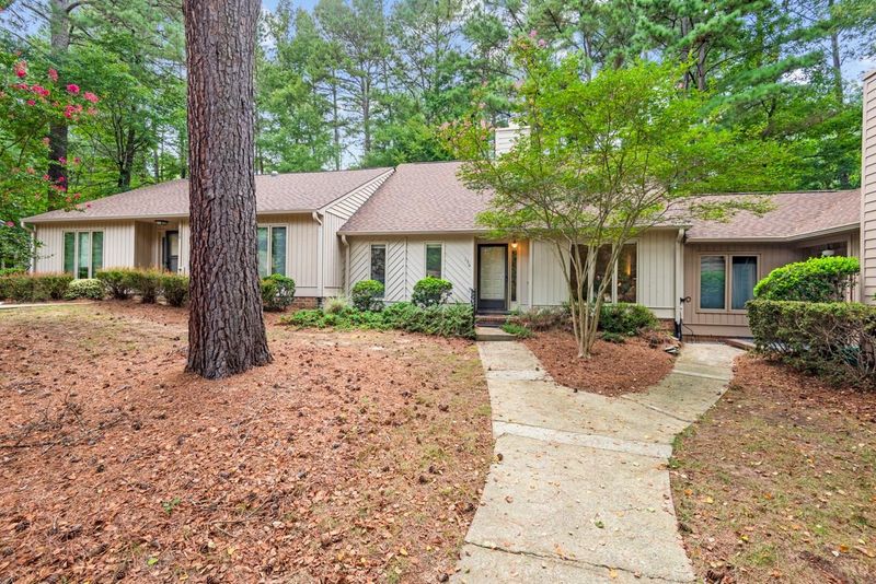 136 Berry Patch Ln, Chapel Hill, NC 27514