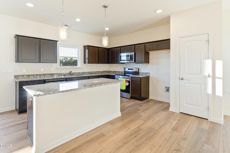 136 Bruce Dr, Dunn, NC 28334