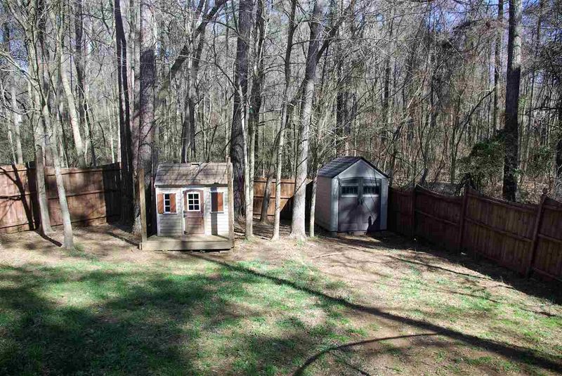 136 Chatham Forest Dr, Pittsboro, NC 27312